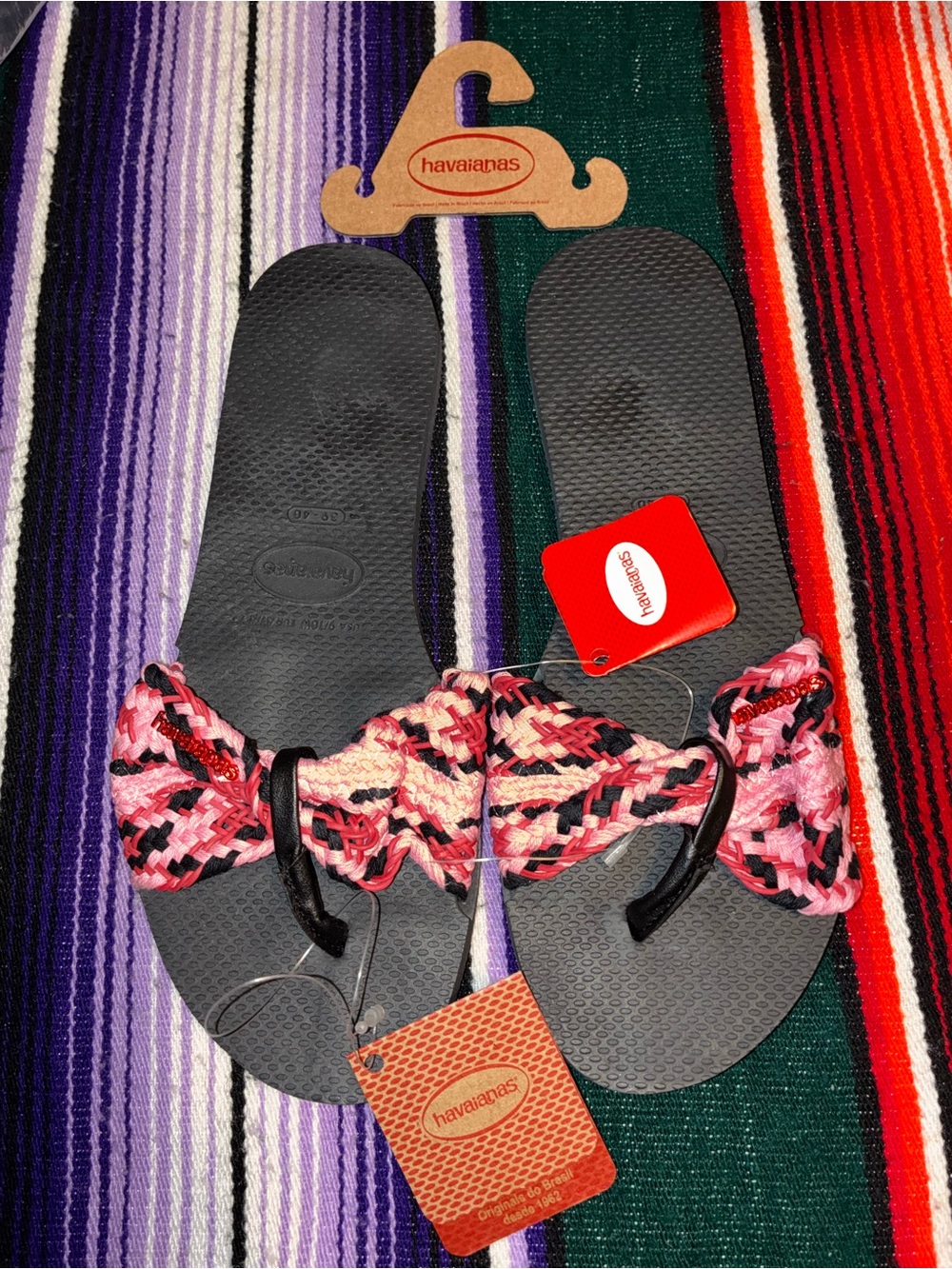 Havaianas Bow Flip Flops Womens 9/10 Black Pink Braided Woven Sandals NWT